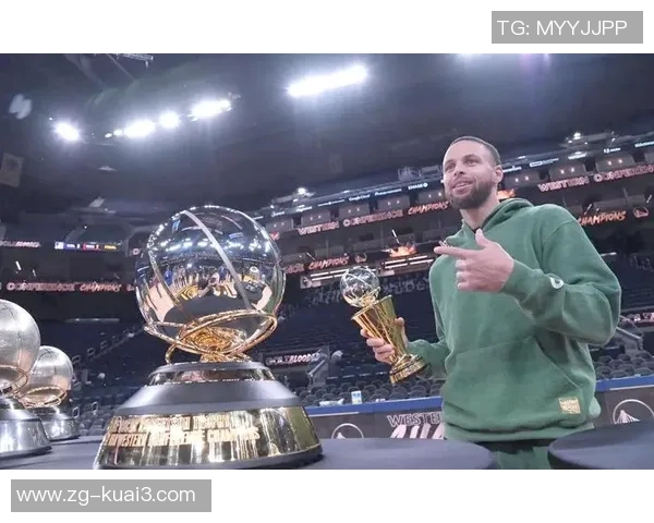 库里三分球总数突破四千大关成为历史第一人再创辉煌成就